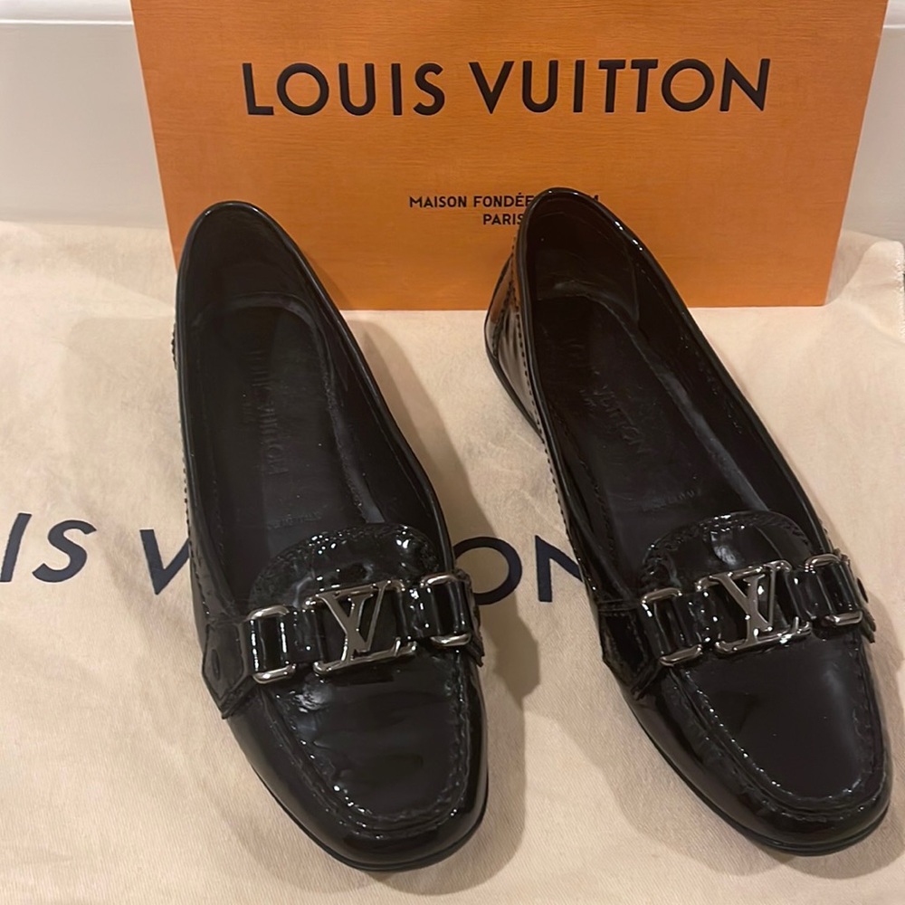 Beautiful Louis Vuitton Loafers.